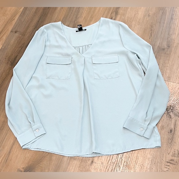 Womens Blouse Bundle Size Large - Picture 2 of 9